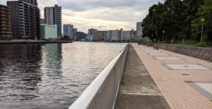 潮見さざなみ公園の釣り場紹介。意外と魚影が濃い穴場スポット?