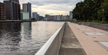 潮見さざなみ公園の釣り場紹介。意外と魚影が濃い穴場スポット?