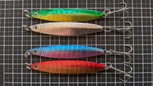 【100均メタルジグ】ダイソー&セリアのジグを比較 ブレード&グローチューン等のカスタマイズ例も紹介!